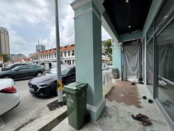 Lot 18 (D7), Retail #525766721